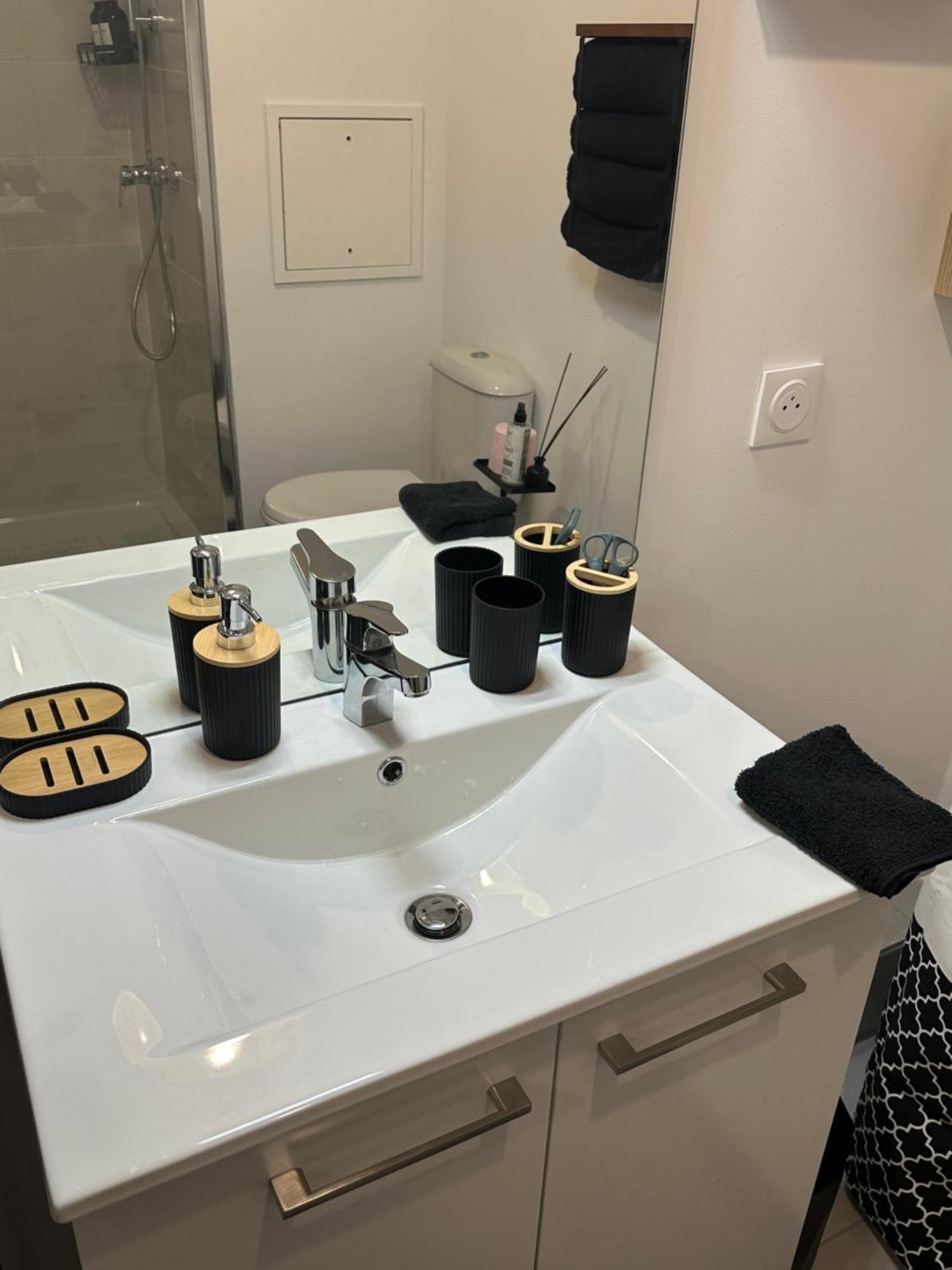 Appartement Entre Paris Et Disney Noisy-le-Grand Kültér fotó